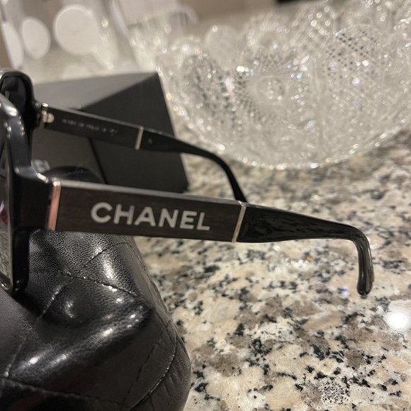 CHANEL Mother of Pearl Black Polarized Sunglasses - Picture 3 of 13